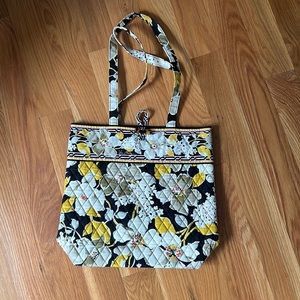 Like New Vera Bradley Tote